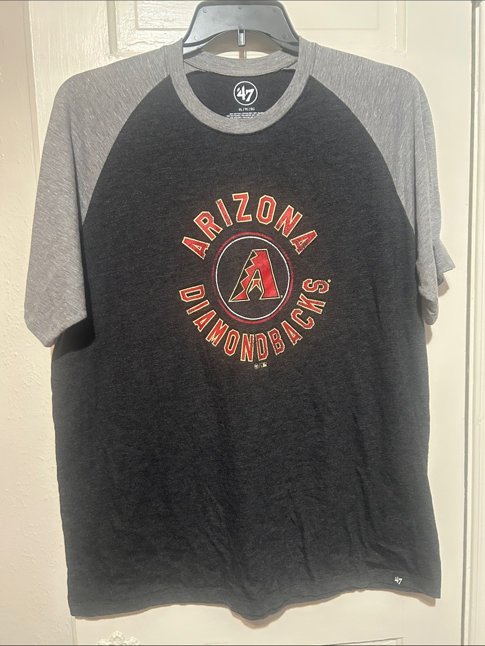 47 Brand Arizona Diamondbacks Black and Grey Raglan Short Sleeve Tee